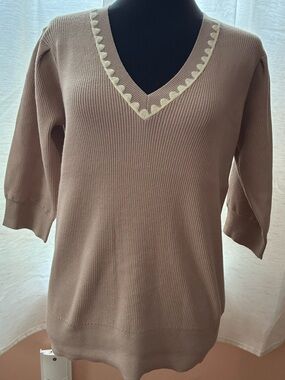 HEM & THREAD Lightweight Taupe V-Neck Women's Sweater with Contrast Trim SIZE L